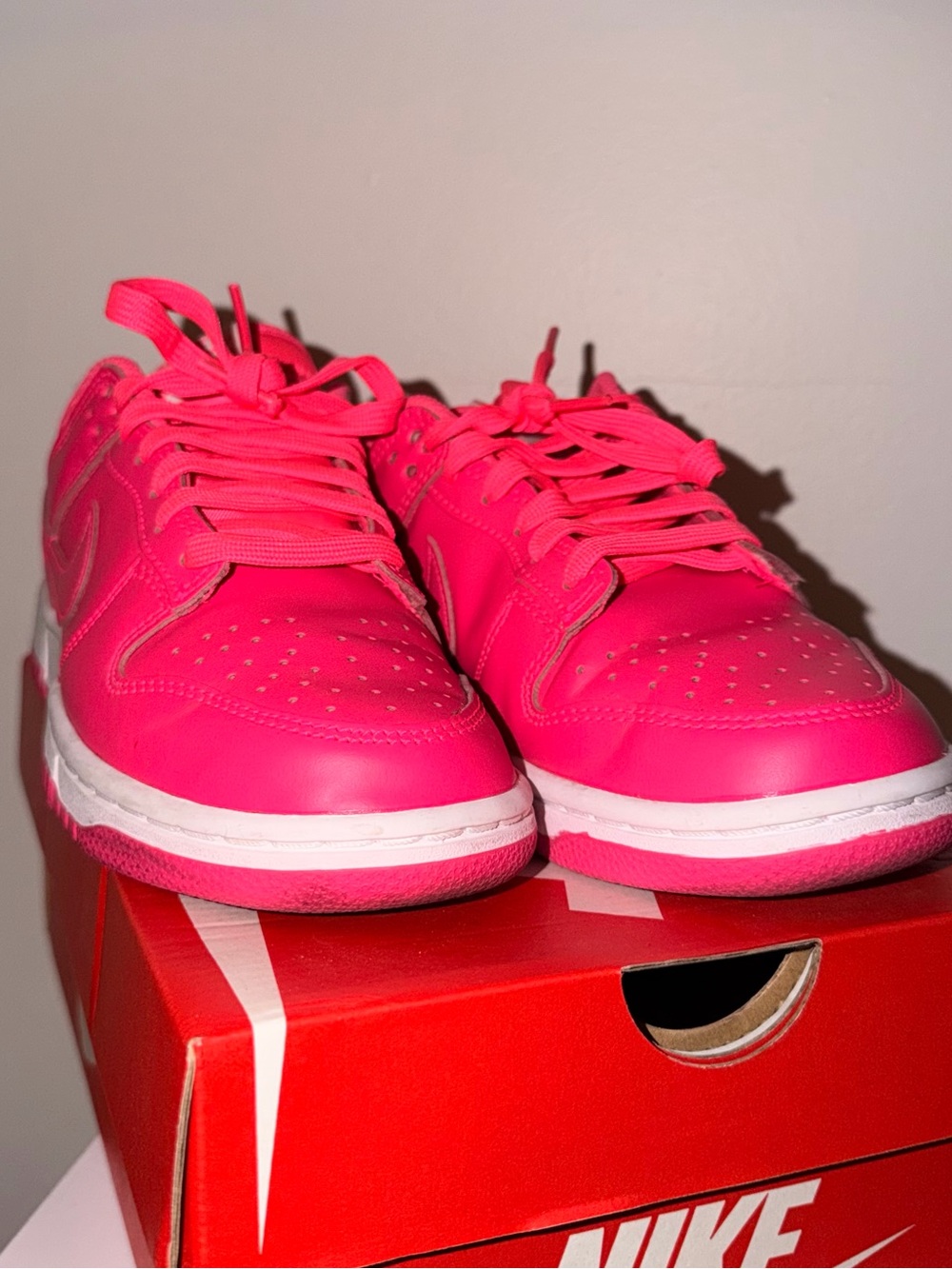 hot pink women’s dunks